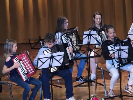 Letni nastop učencev Glasbene šole Slavka Osterca Ljutomer – dislocirani oddelek Razkrižje 31